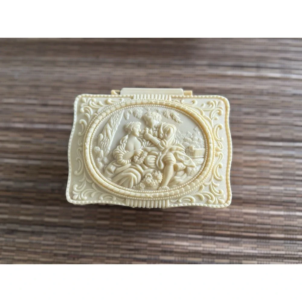 Vintage Celluloid Plastic Jewelry Trinket Box Beige Victorian Style MCM 4.5